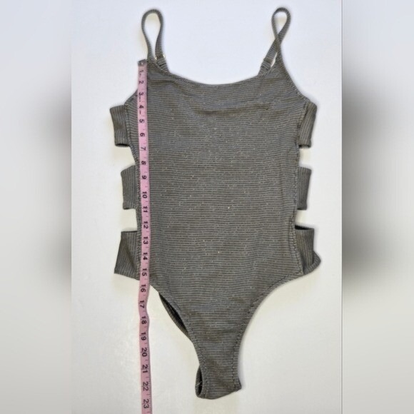 Shade and Shore Gold and Black One Piece Swimsuit with Side Cutouts Size Small - Picture 12 of 15